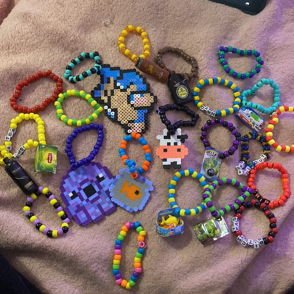 Mystery kandi 🌈 - Picture 3 of 5